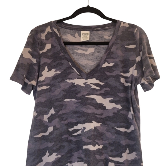 VS PINK PERFECT CREW CAMO V NECK TEE - Picture 5 of 11